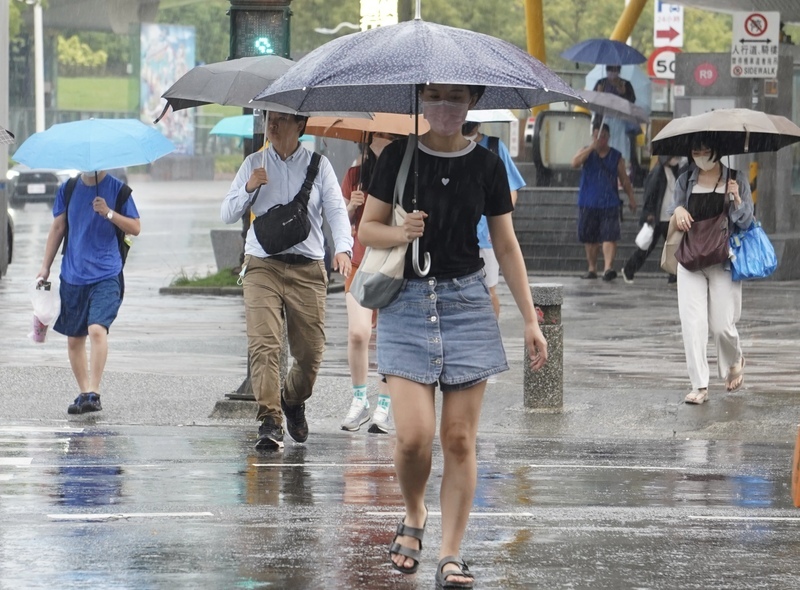 溫感舒適局部短延時強降雨 中部以北午後局部豪雨