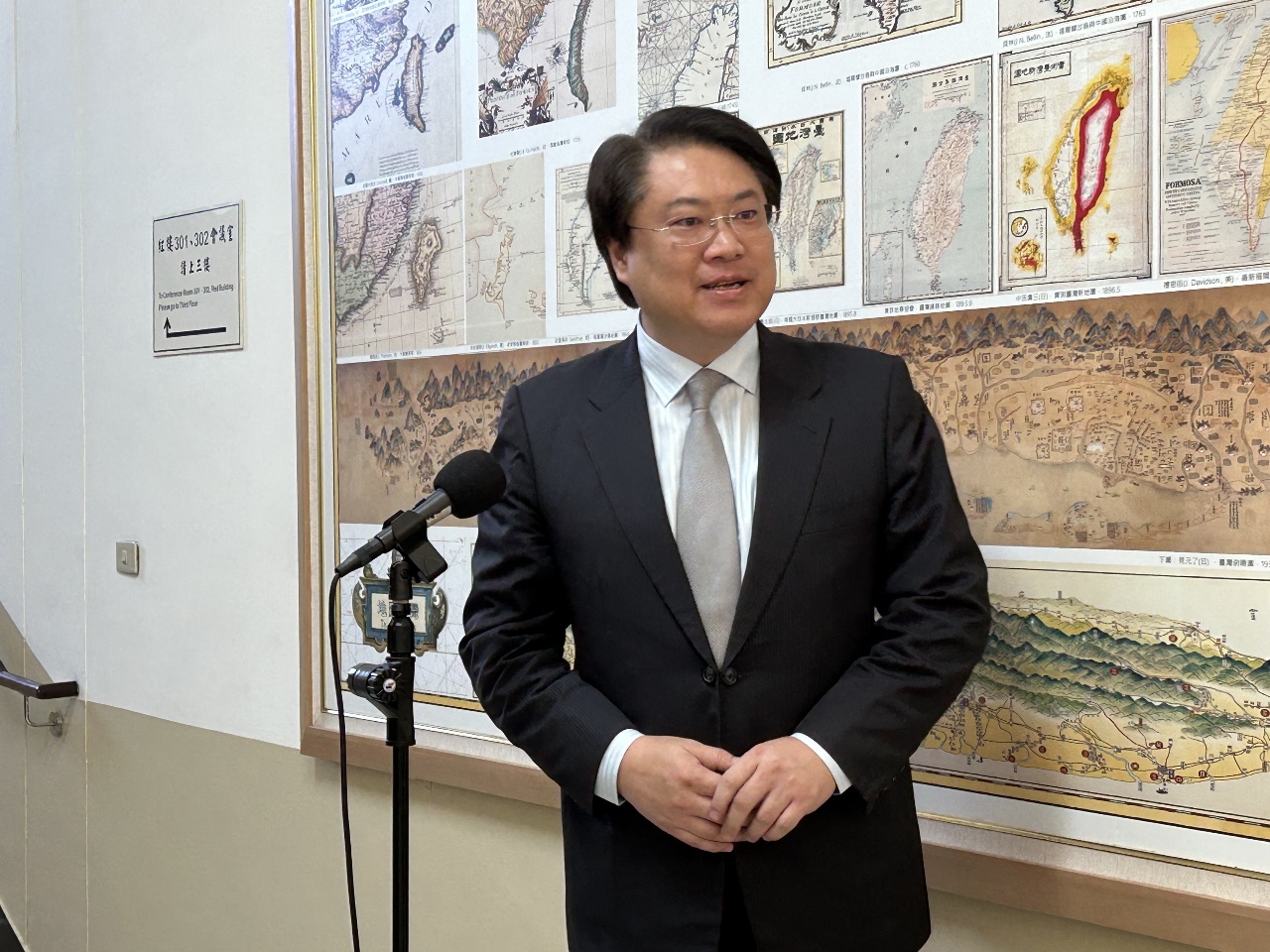林右昌問柯文哲 試想提徐春鶯選總統會怎樣 ?