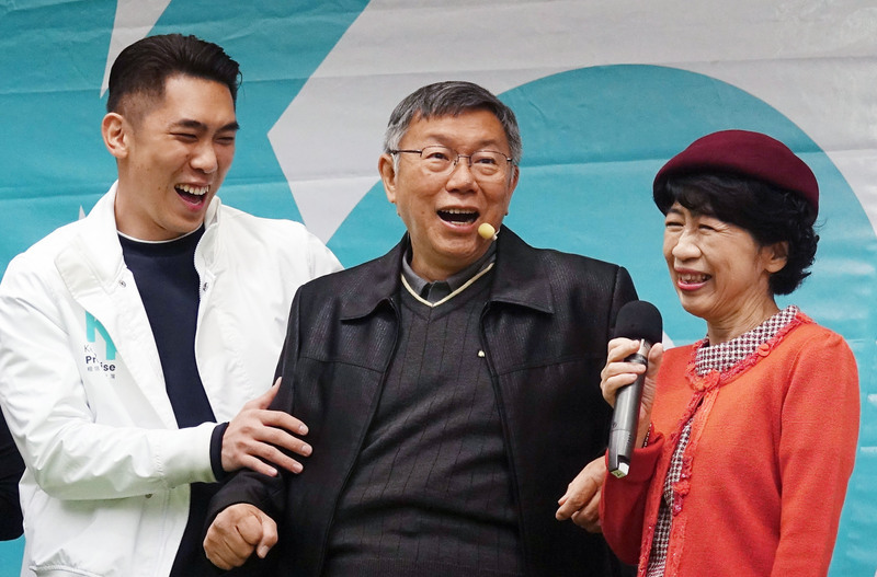 國會龍頭改選挺誰？柯文哲：等藍綠回應改革 28日是最後期限