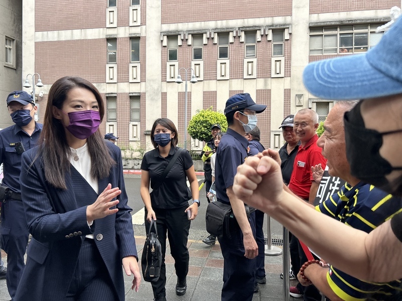 高虹安稱立院助理回捐零用金行之有年  法官：這樣不對