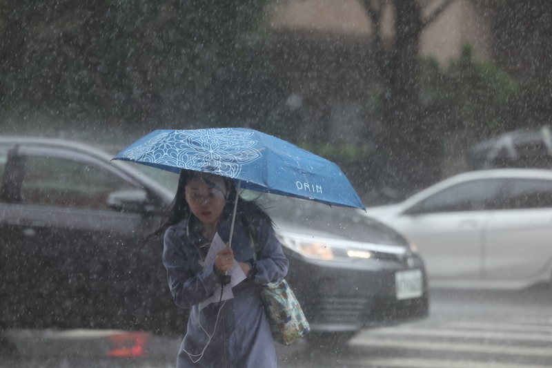 高壓稍減午後雷陣雨增多  雨可能下到晚上
