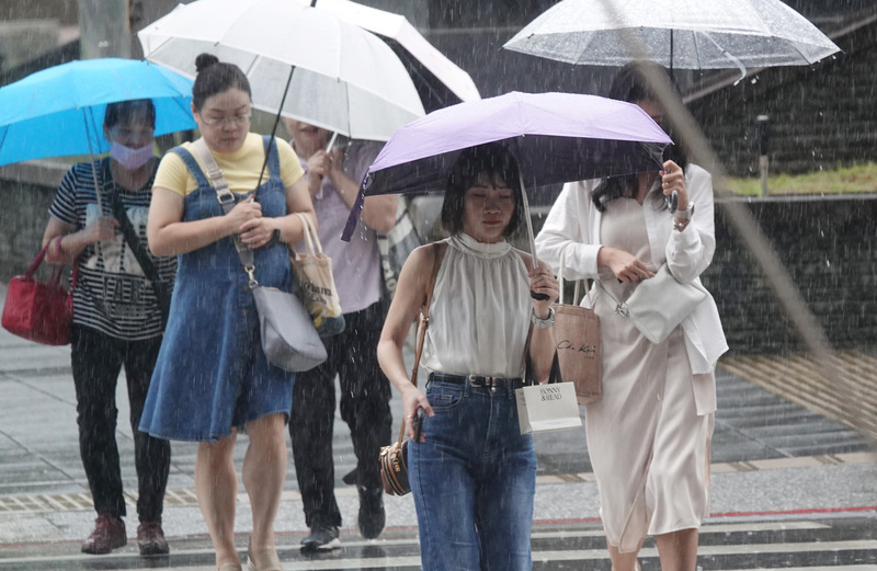 鋒面通過留意較大雨勢 北部氣溫略降